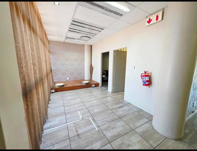 BUSINESS PROPERTY TO RENT IN MENLYN